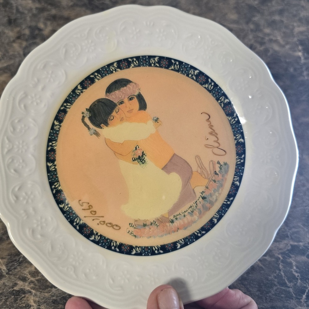 VTG‎ RARE HAWAII Diana Hansen-Young "The Hug" Signed Plate Signed